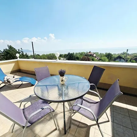 Szepkilato Apartman Koezepso Szint Medencevel Es Kilatassal *